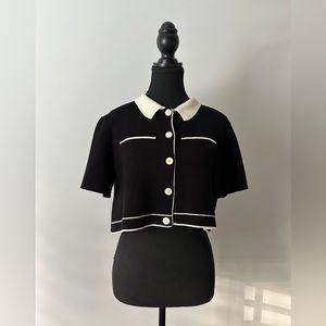 OAK + FORT

Black and Off-white / short sleeve /cropped Knit Blouse.